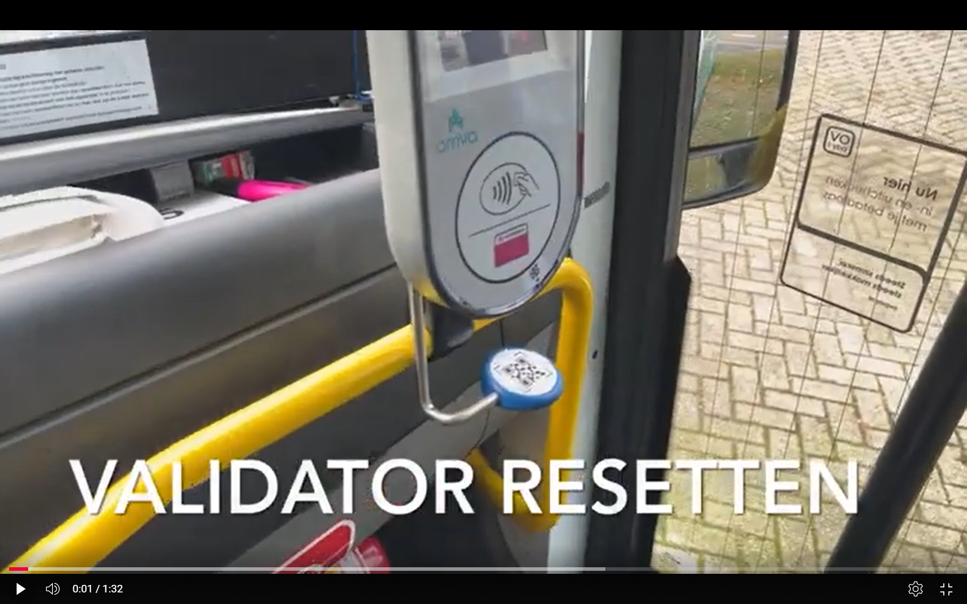 Validator in een bus met daaroverheen de tekst 'Validator resetten'.